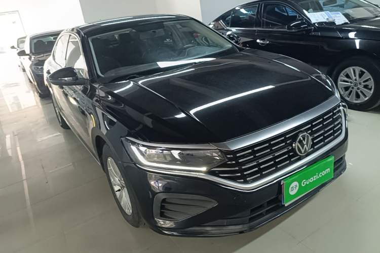 Used Volkswagen Passat 2023 Revised Version 280TSI Business Edition Front Right 45 Deg