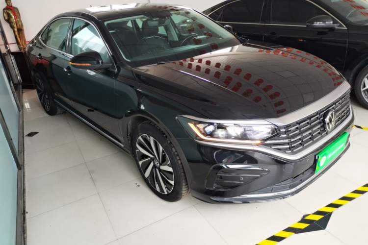 Used Volkswagen Passat 2023 Revised 330TSI Elite Edition Front Right 45 Deg