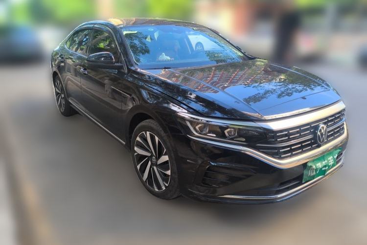 Used Volkswagen Passat 2023 330TSI Prestige Edition Front Right 45 Deg