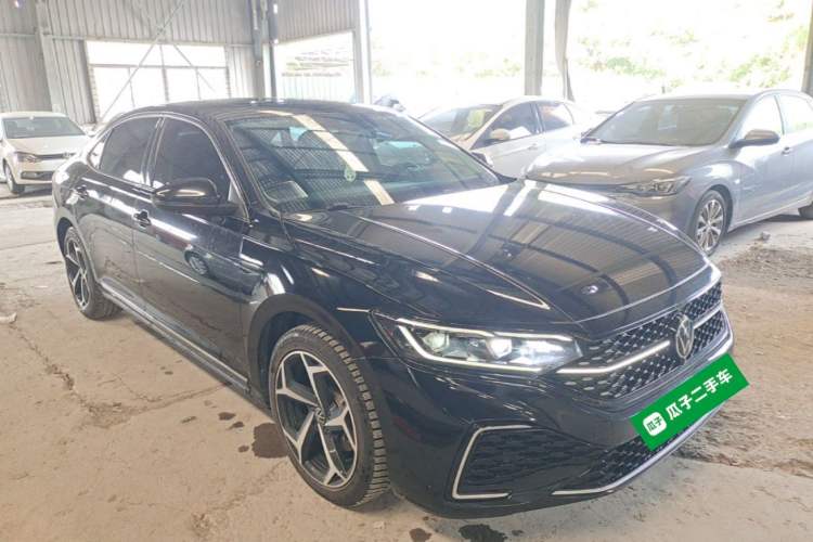 Used Volkswagen Passat 2023 Restyled 330TSI Starry Luxury Edition Front Right 45 Deg