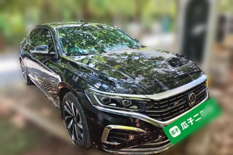 Used Volkswagen Passat 2023 Revised 380TSI Luxury Edition Front Right 45 Deg