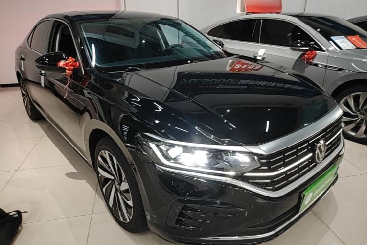 Used Volkswagen Passat 2023 Revised 330TSI Elite Edition Front Right 45 Deg
