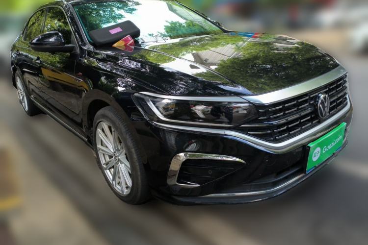 Used Volkswagen Passat 2023 330TSI Elite Edition Front Right 45 Deg