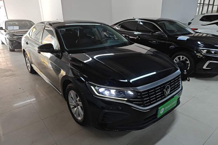 Used Volkswagen Passat 2023 280TSI Business Edition Front Right 45 Deg