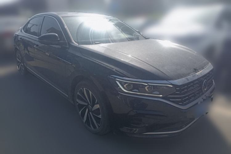 Used Volkswagen Passat 2023 380TSI Flagship Edition Front Right 45 Deg