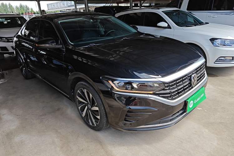 Used Volkswagen Passat 2023 330TSI Elite Edition Front Right 45 Deg