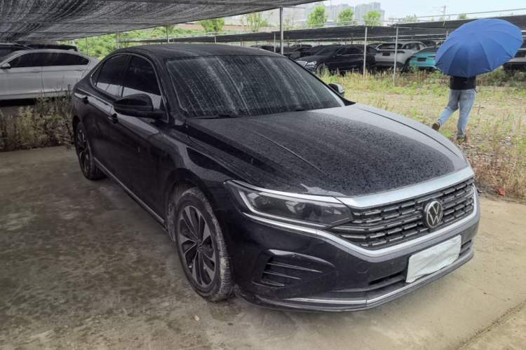 Used Volkswagen Passat 2023 330TSI Elite Edition Front Right 45 Deg