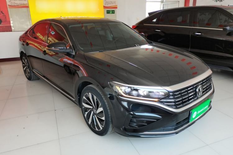 Used Volkswagen Passat 2023 330TSI Elite Edition Front Right 45 Deg