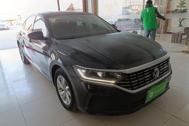 Used Volkswagen Passat 2023 280TSI Business Edition Front Right 45 Deg