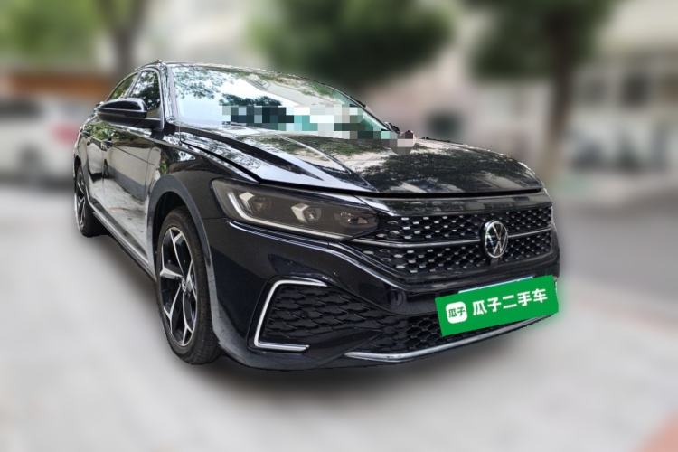 Used Volkswagen Passat 2023 330TSI Starry Elite Edition Front Right 45 Deg
