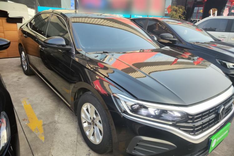 Used Volkswagen Passat 2023 Revised Version 280TSI Business Edition Front Right 45 Deg