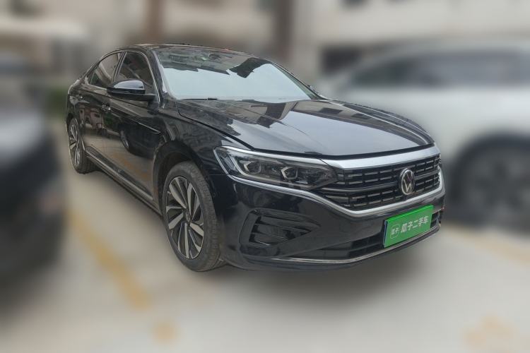 Used Volkswagen Passat 2023 Revised 380TSI Luxury Edition Front Right 45 Deg