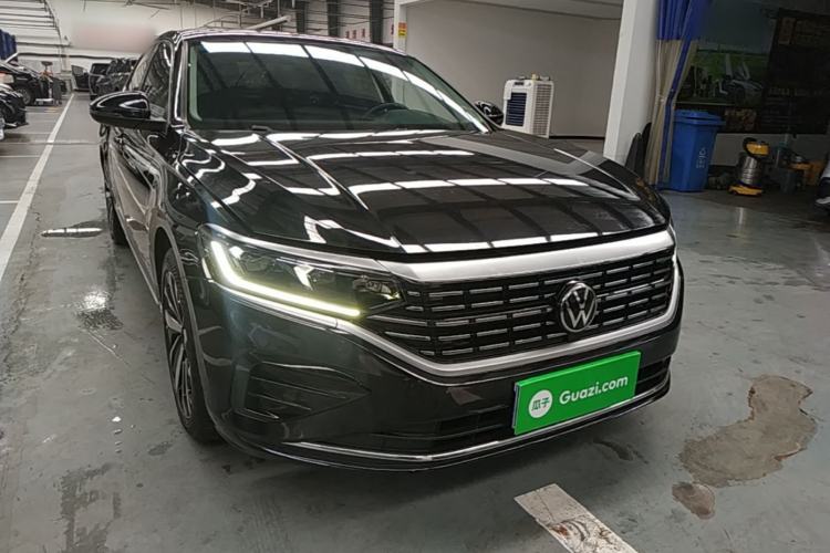 Used Volkswagen Passat 2023 330TSI Elite Edition Front Right 45 Deg