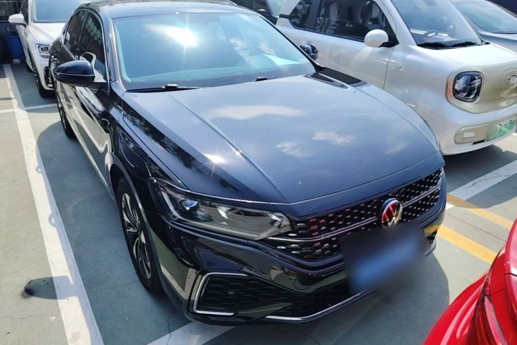 Used Volkswagen Passat 2023 Revised 330TSI Starry Elite Edition Front Right 45 Deg