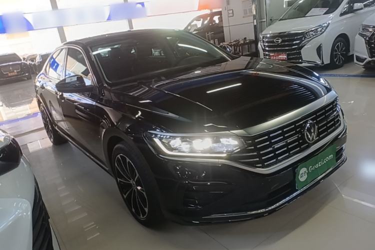 Used Volkswagen Passat 2023 Revised 330TSI Elite Edition Front Right 45 Deg