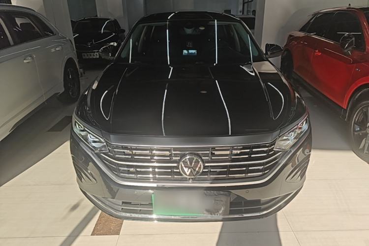 Used Volkswagen Passat 2023 Facelift 330TSI Luxury Edition Front