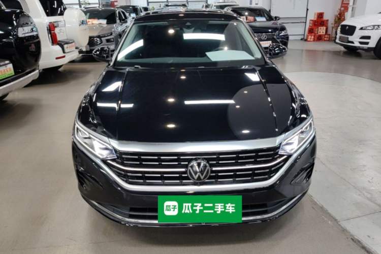 Used Volkswagen Passat 2023 Revised 380TSI Luxury Edition Front