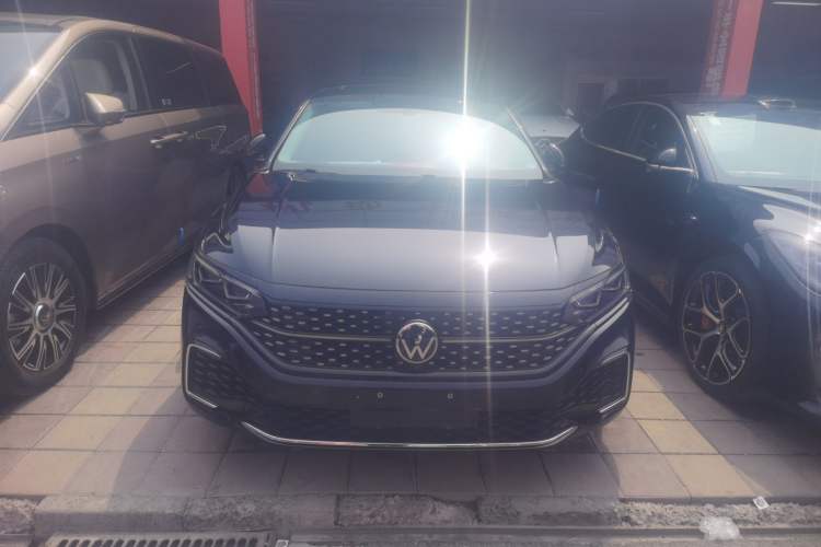 Used Volkswagen Passat 2023 Restyled 330TSI Starry Luxury Edition Front