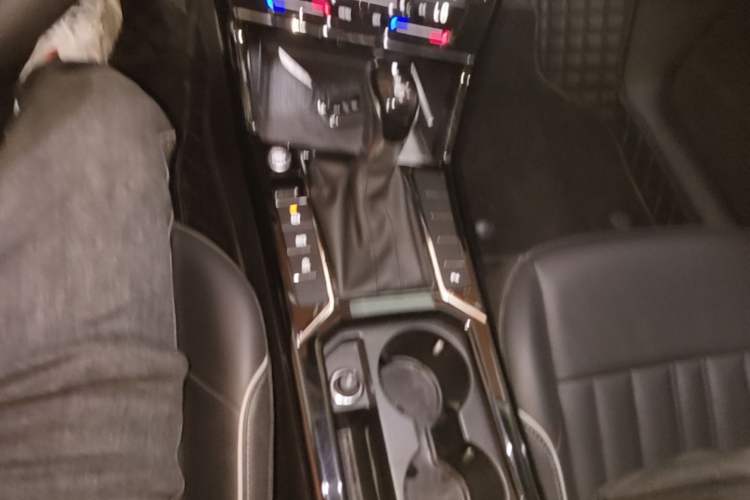 Used Volkswagen Passat 2023 Revised 330TSI Elite Edition Gear Lever