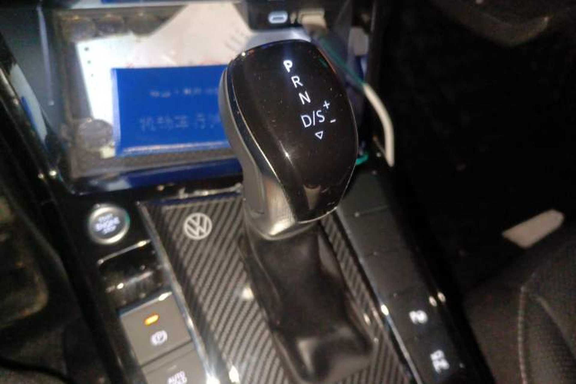 Used Volkswagen Passat 2023 Facelift 330TSI Luxury Edition Gear Lever