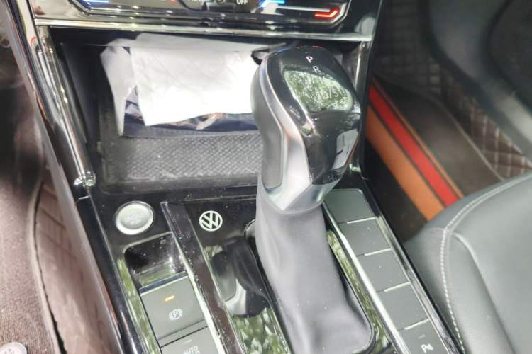 Used Volkswagen Passat 2023 Revised 330TSI Elite Edition Gear Lever