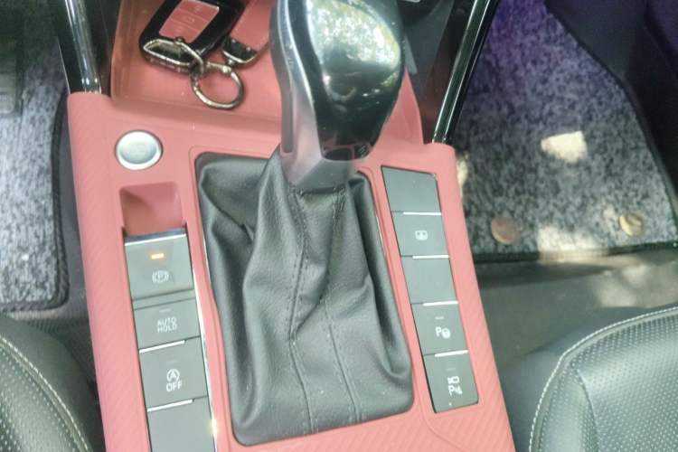 Used Volkswagen Passat 2023 Facelift 330TSI Prestige Edition Gear Lever