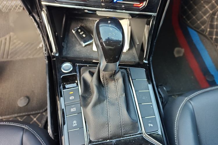 Used Volkswagen Passat 2023 330TSI Elite Edition Gear Lever