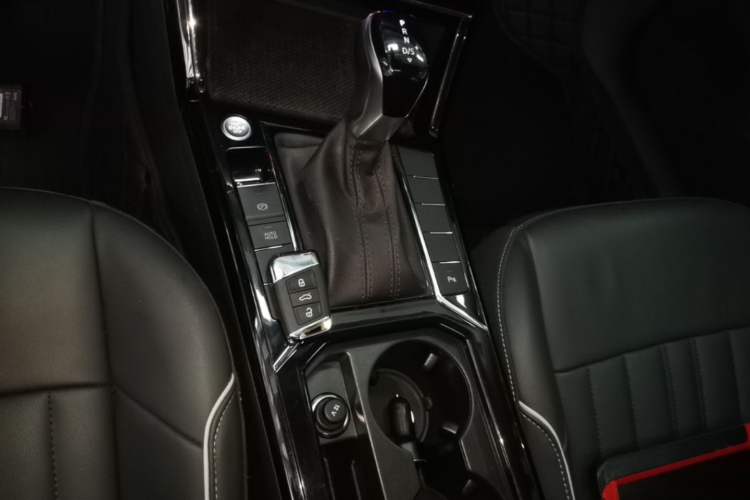 Used Volkswagen Passat 2023 330TSI Elite Edition Gear Lever