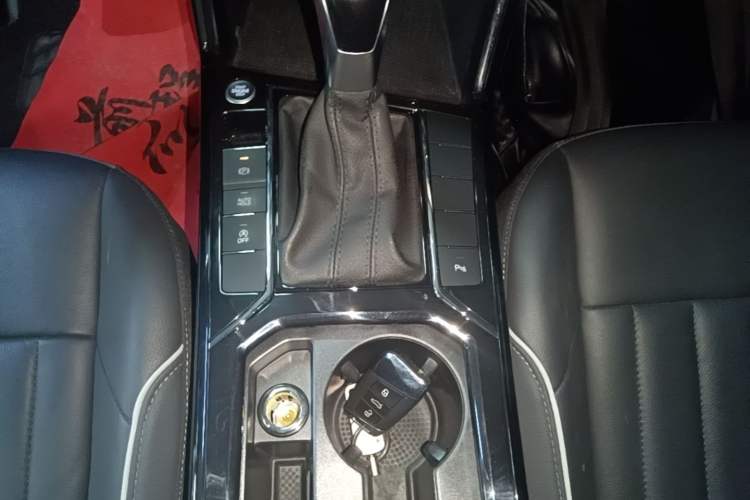 Used Volkswagen Passat 2023 330TSI Starry Elite Edition Gear Lever