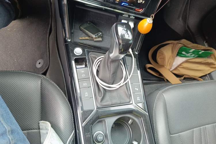 Used Volkswagen Passat 2023 Facelift 330TSI Luxury Edition Gear Lever