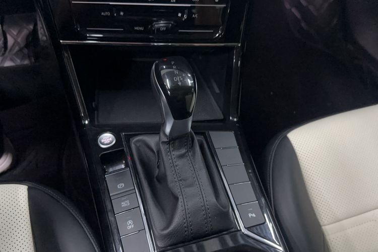 Used Volkswagen Passat 2023 Revised 330TSI Starry Elite Edition Gear Lever