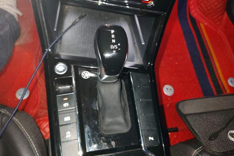 Used Volkswagen Passat 2023 330TSI Elite Edition Gear Lever