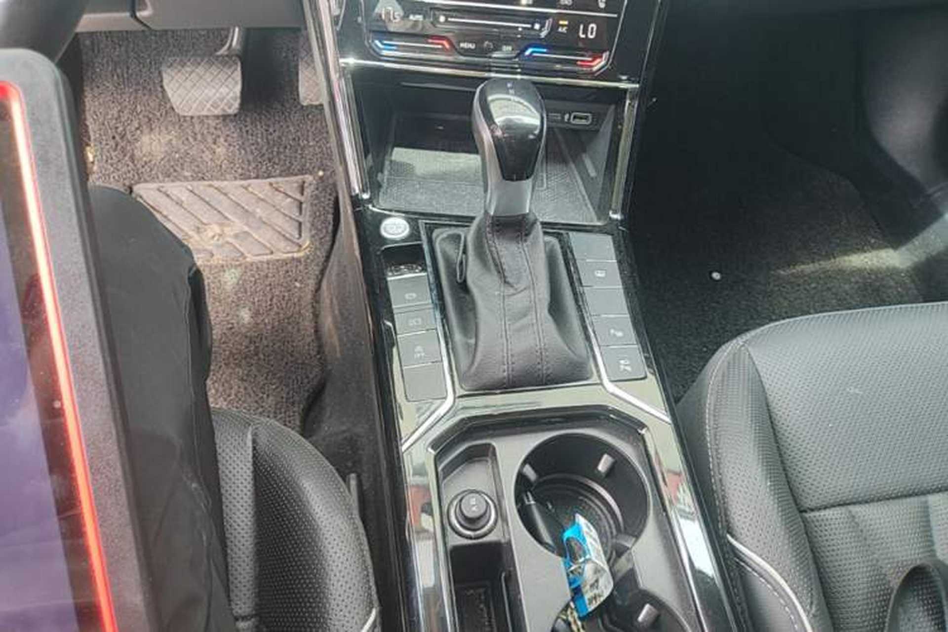 Used Volkswagen Passat 2023 330TSI Starry Luxury Edition Gear Lever