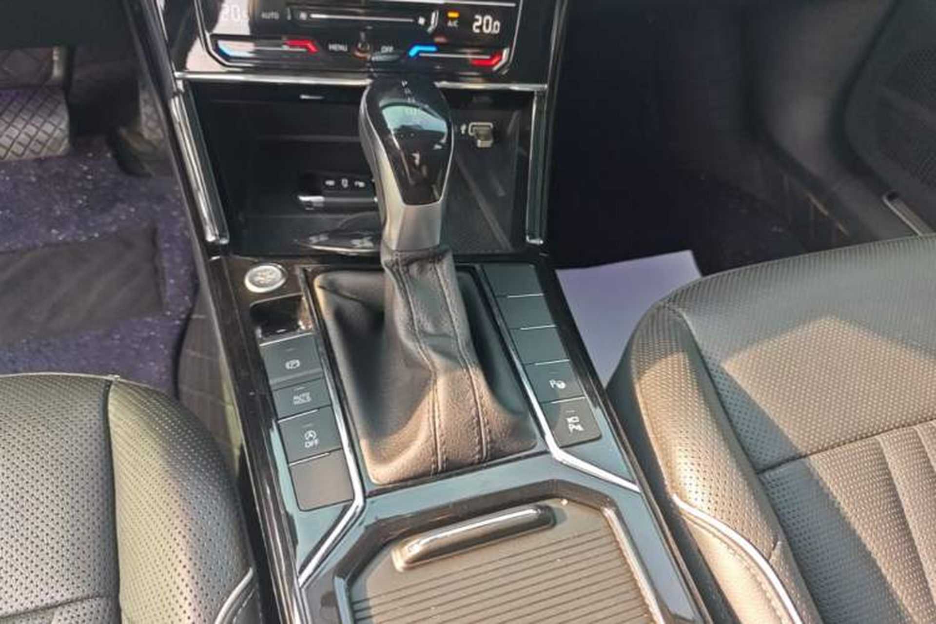 Used Volkswagen Passat 2023 330TSI Starry Luxury Edition Gear Lever