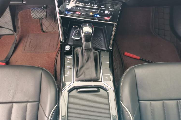 Used Volkswagen Passat 2023 Revised 330TSI Elite Edition Gear Lever