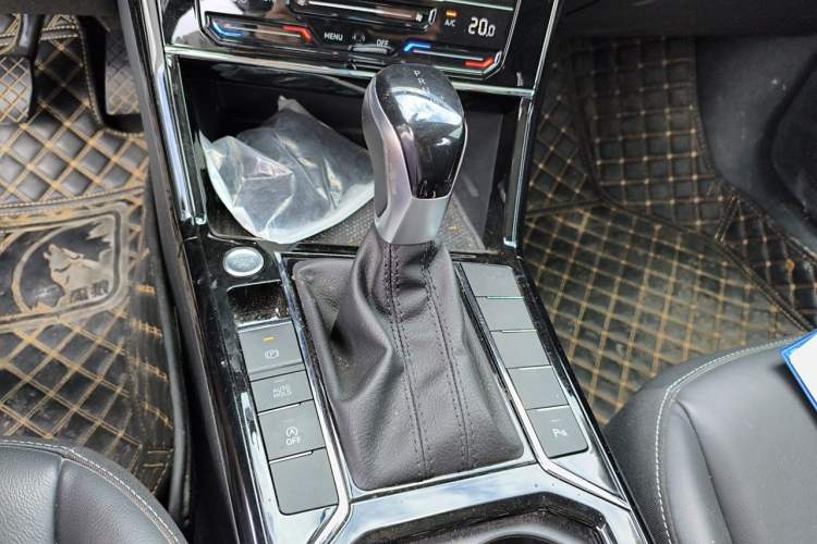 Used Volkswagen Passat 2023 330TSI Starry Elite Edition Gear Lever