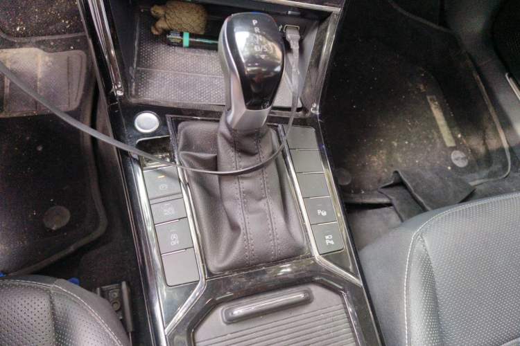 Used Volkswagen Passat 2023 330TSI Luxury Edition Gear Lever