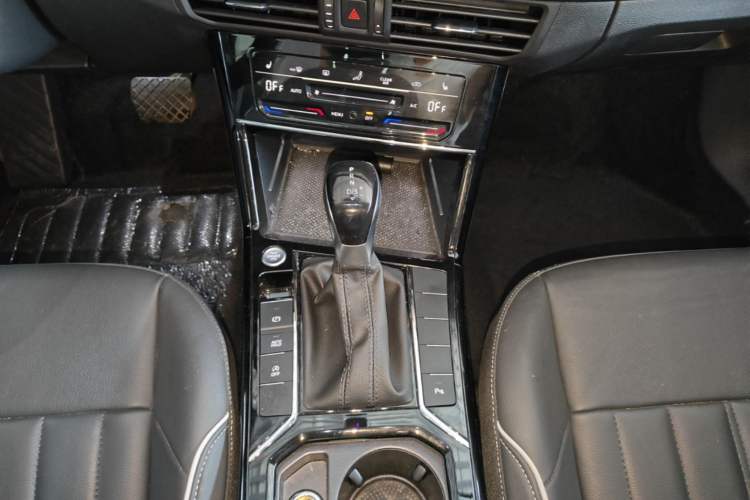 Used Volkswagen Passat 2023 330TSI Elite Edition Gear Lever