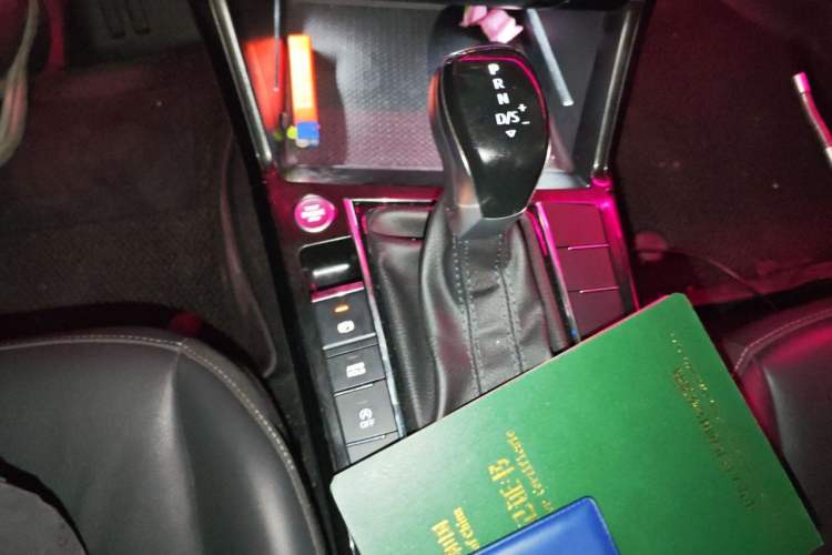 Used Volkswagen Passat 2023 330TSI Elite Edition Gear Lever