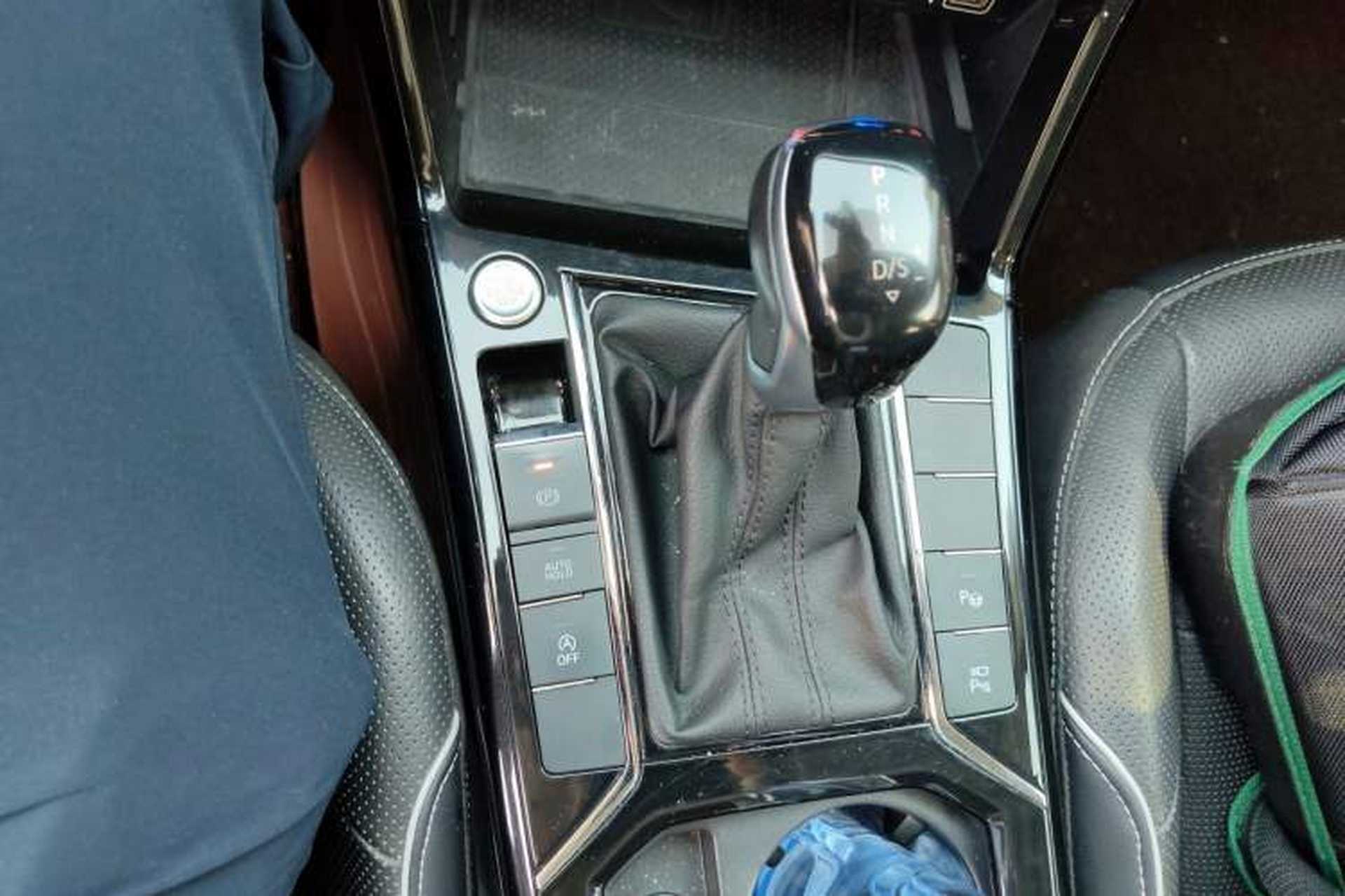 Used Volkswagen Passat 2023 Restyled 330TSI Starry Luxury Edition Gear Lever