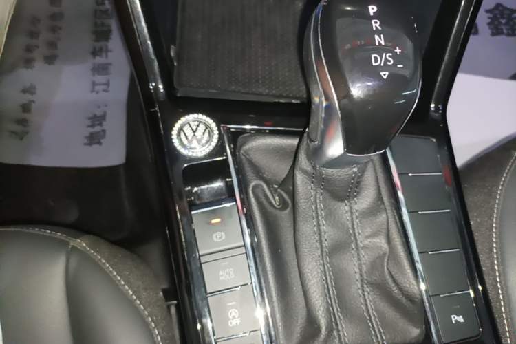 Used Volkswagen Passat 2023 330TSI Starry Elite Edition Gear Lever
