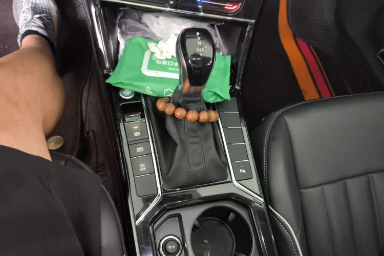 Used Volkswagen Passat 2023 330TSI Elite Edition Gear Lever