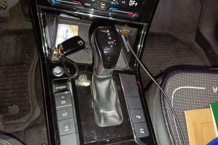 Used Volkswagen Passat 2023 Revised 380TSI Luxury Edition Gear Lever