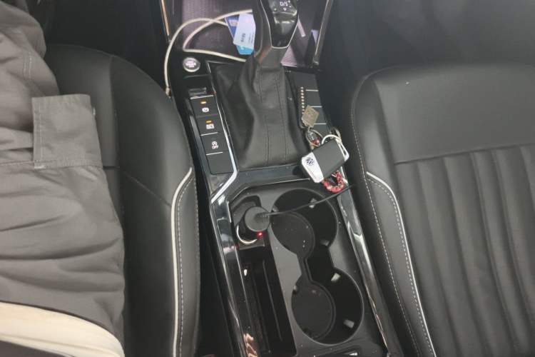 Used Volkswagen Passat 2023 Revised 330TSI Elite Edition Gear Lever