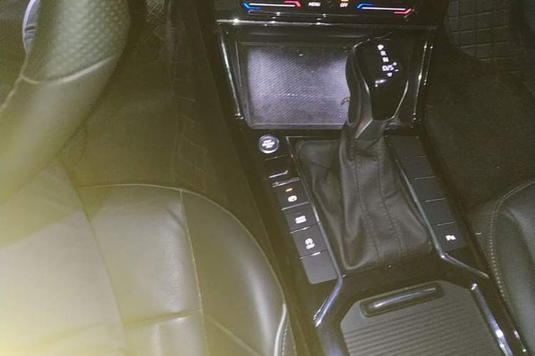 Used Volkswagen Passat 2023 330TSI Starry Elite Edition Gear Lever