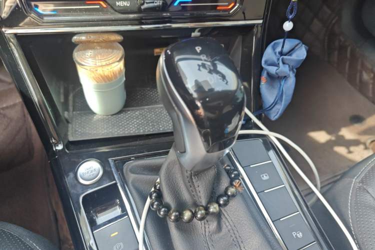 Used Volkswagen Passat 2023 330TSI Prestige Edition Gear Lever