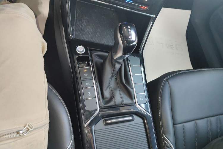 Used Volkswagen Passat 2023 Revised 330TSI Starry Elite Edition Gear Lever