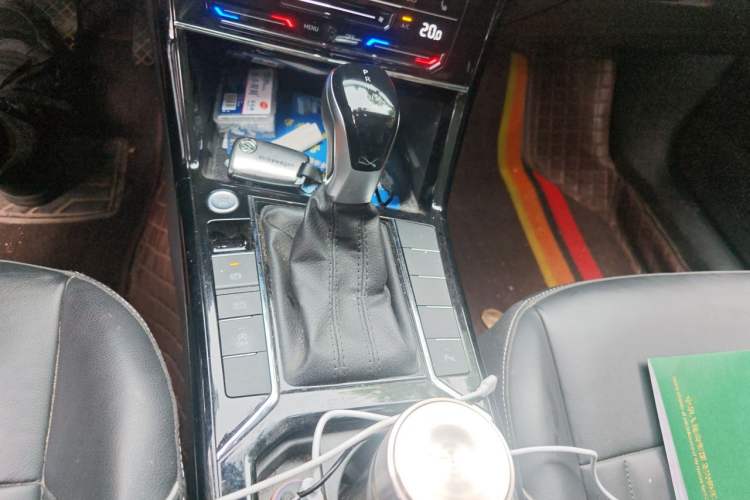 Used Volkswagen Passat 2023 Revised 330TSI Elite Edition Gear Lever
