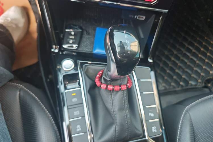 Used Volkswagen Passat 2023 Facelift 330TSI Luxury Edition Gear Lever