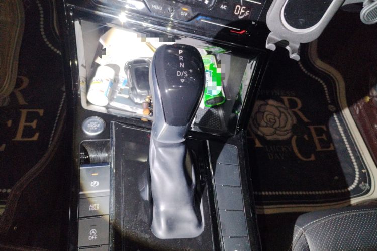 Used Volkswagen Passat 2023 Revised 380TSI Luxury Edition Gear Lever